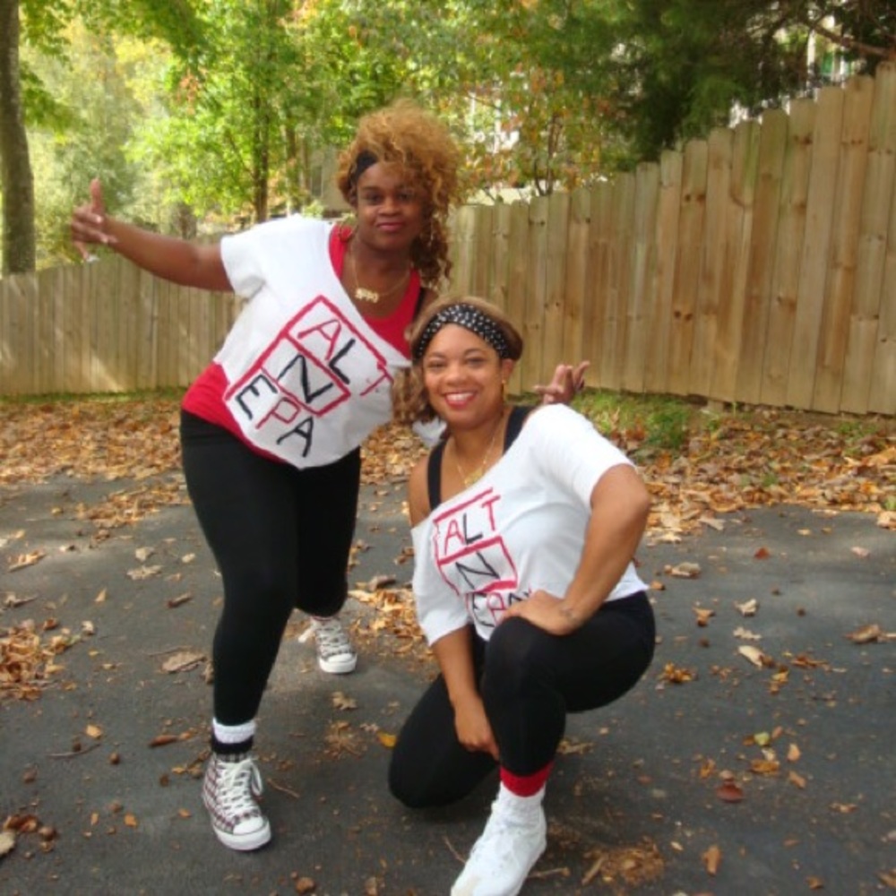 Meet your Posher, Shae (the one on the left)